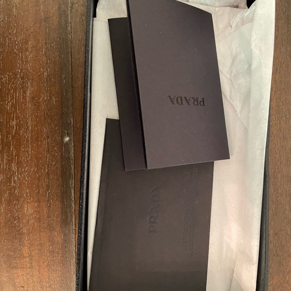 Authentic Prada leather key holder card case - Picture 3 of 6